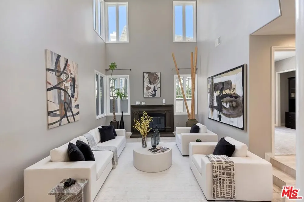 16694 Calle Arbolada Los Angeles, CA 90272