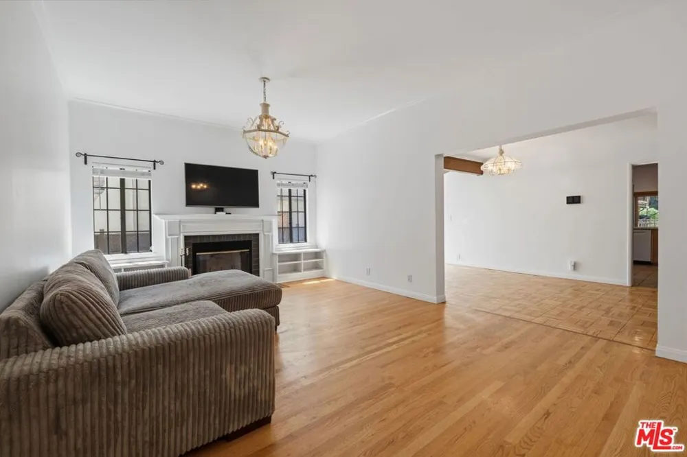 1136 Harvard Street Santa Monica, CA 90403