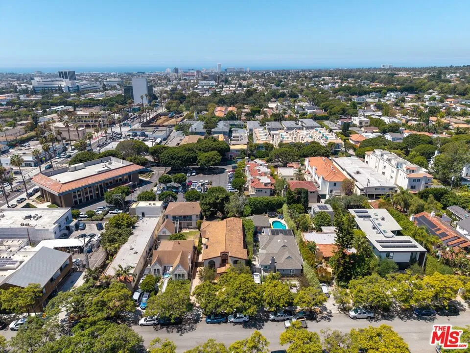 1136 Harvard Street Santa Monica, CA 90403