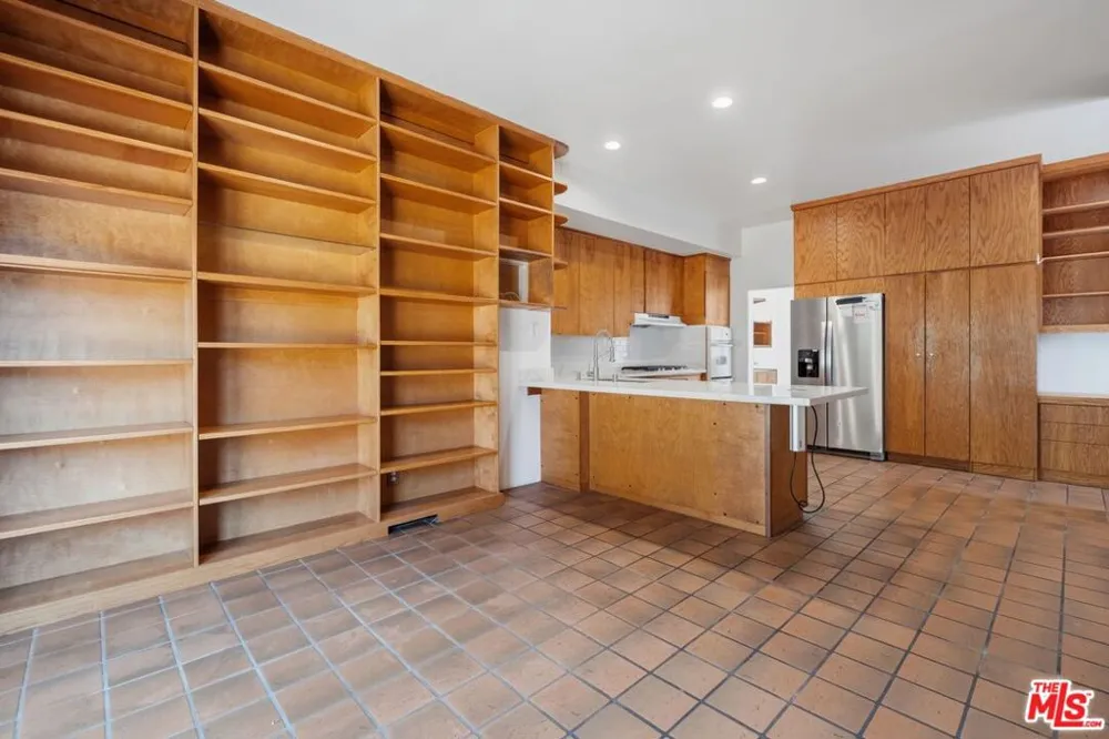 1136 Harvard Street Santa Monica, CA 90403