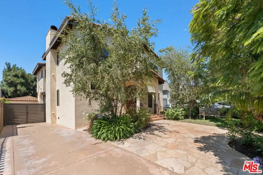 1136 Harvard Street Santa Monica, CA 90403