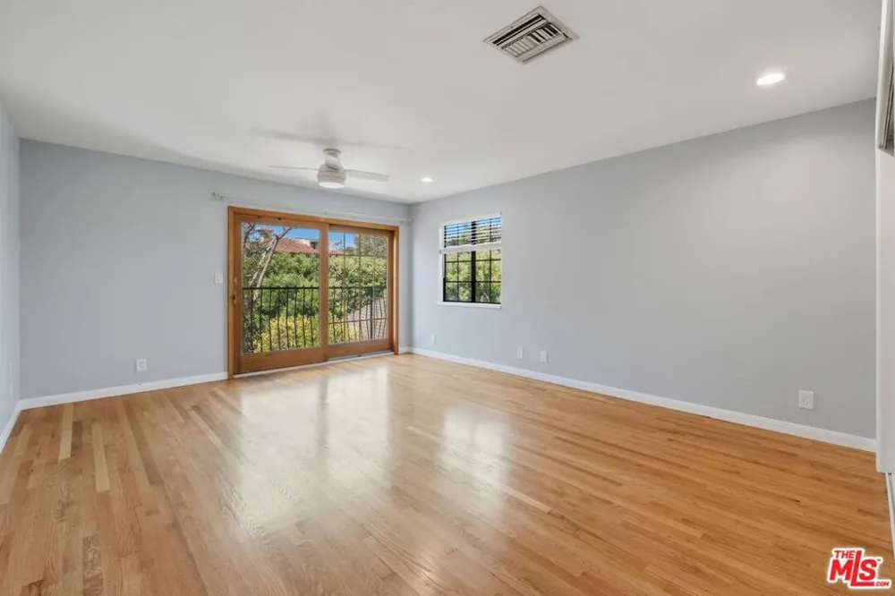 1136 Harvard Street Santa Monica, CA 90403