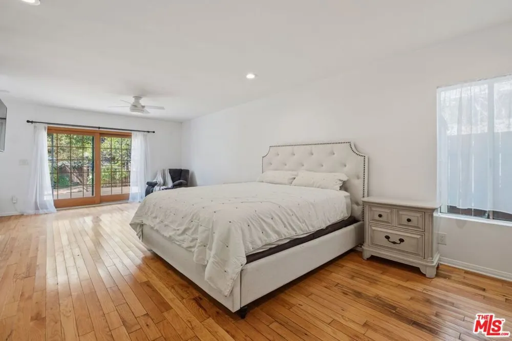 1136 Harvard Street Santa Monica, CA 90403