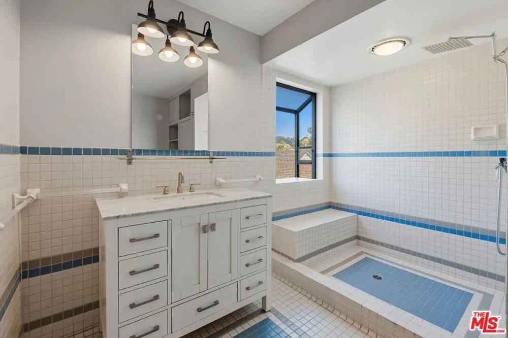 1136 Harvard Street Santa Monica, CA 90403