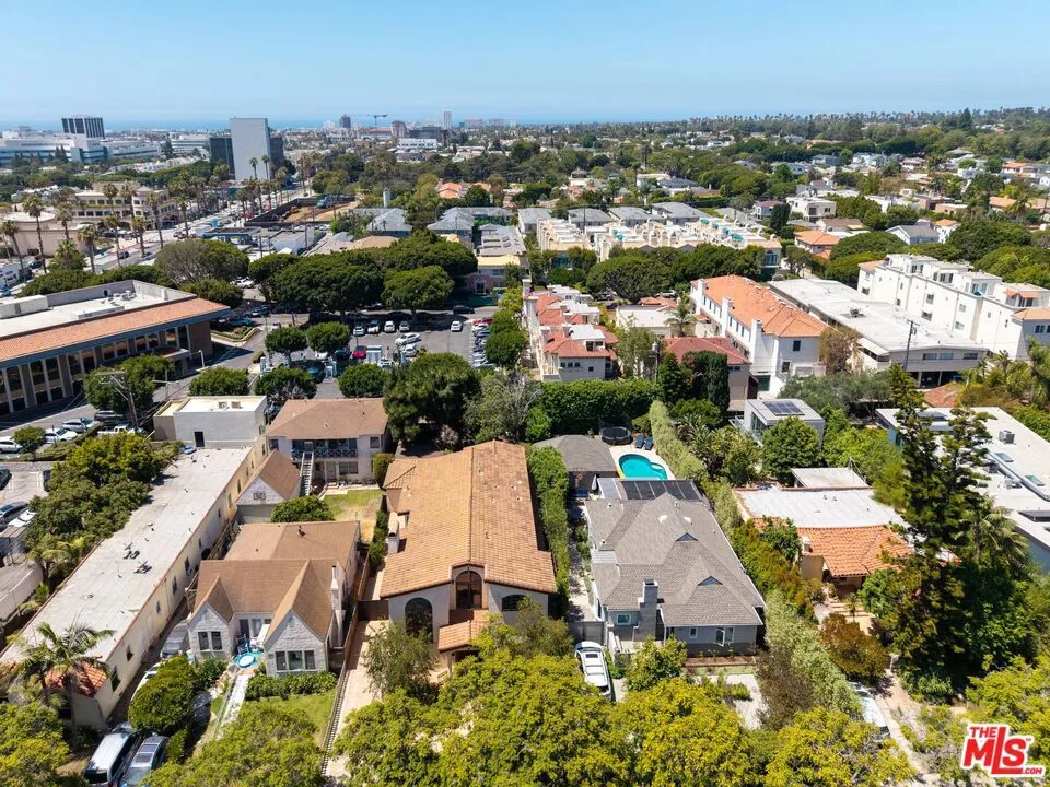 1136 Harvard Street Santa Monica, CA 90403