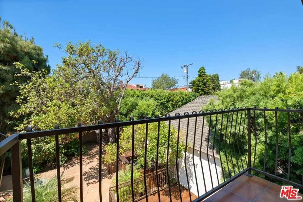 1136 Harvard Street Santa Monica, CA 90403