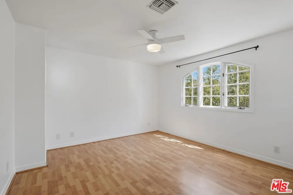 1136 Harvard Street Santa Monica, CA 90403