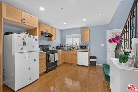 14618 Gilmore Street #4