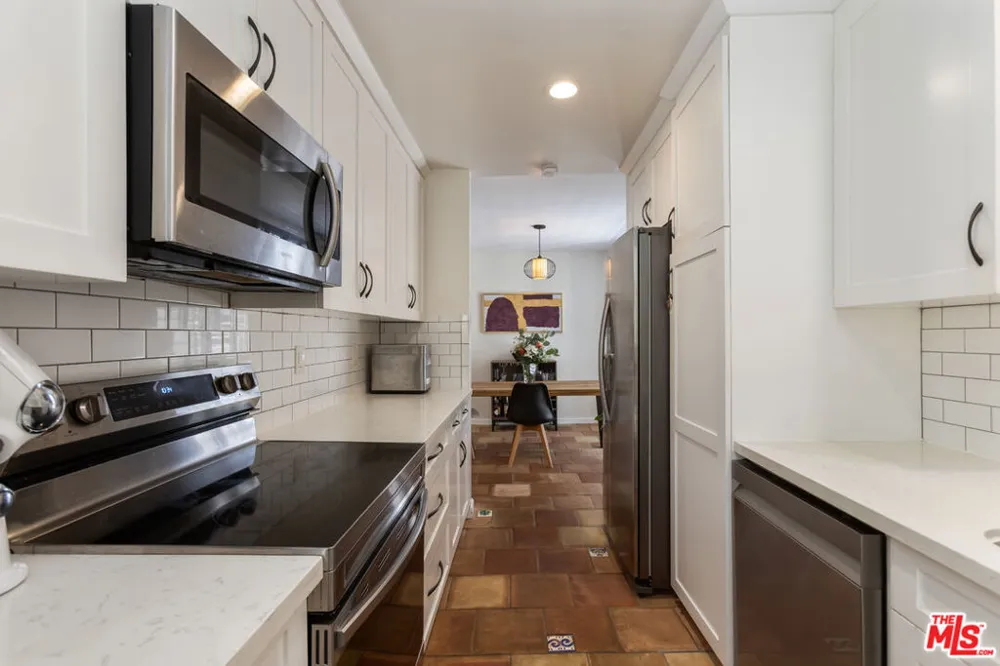 5625 Windsor Way #207 Culver City, CA 90230