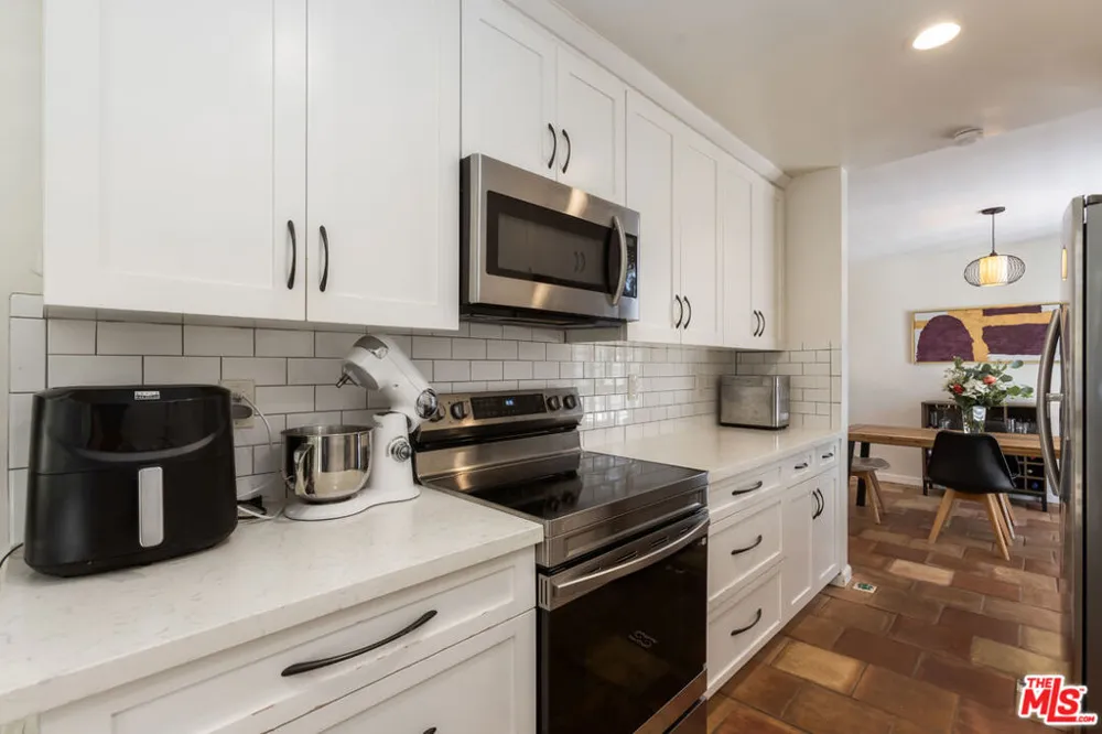 5625 Windsor Way #207 Culver City, CA 90230