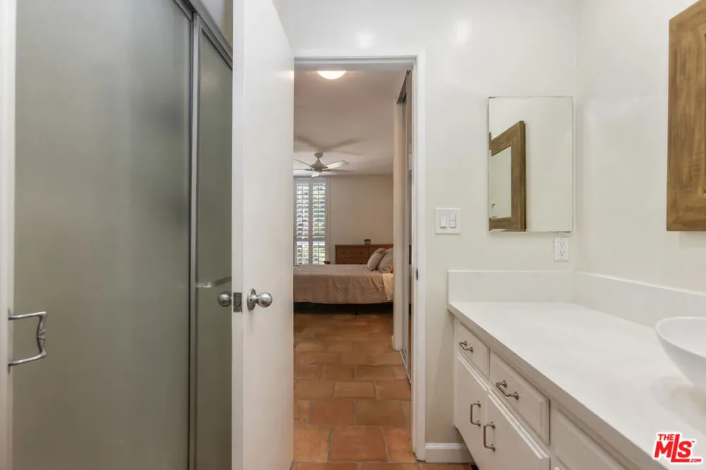 5625 Windsor Way #207 Culver City, CA 90230