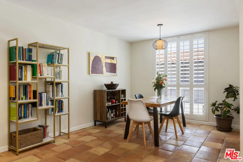 5625 Windsor Way #207 Culver City, CA 90230