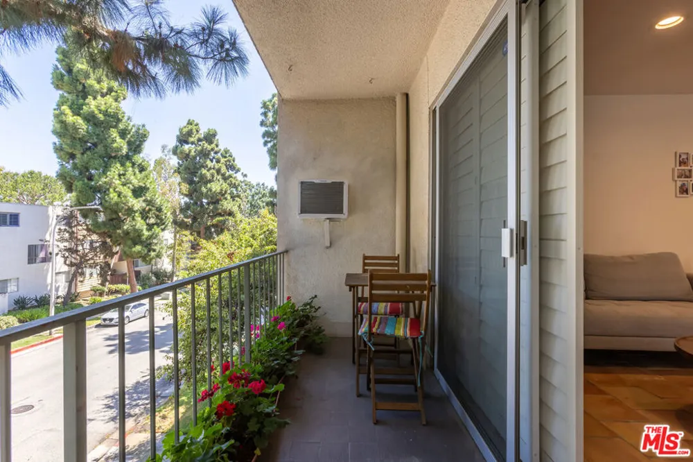 5625 Windsor Way #207 Culver City, CA 90230