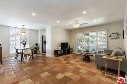 5625 Windsor Way #207