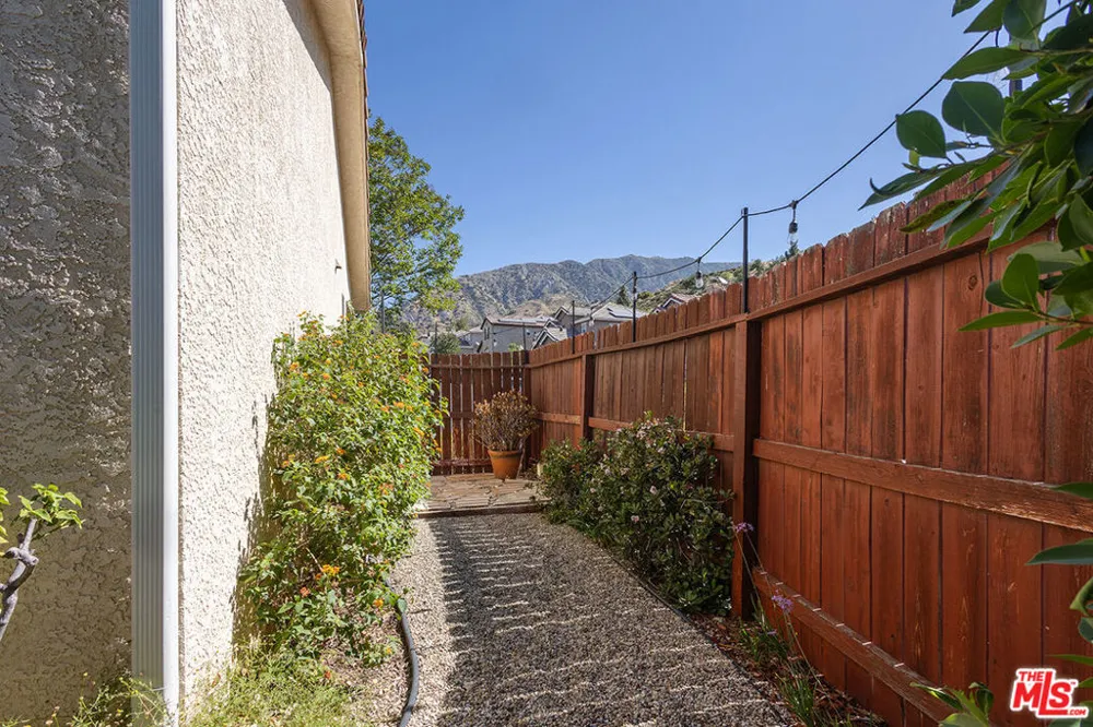 12110 Via Santa Rosa Los Angeles, CA 91342