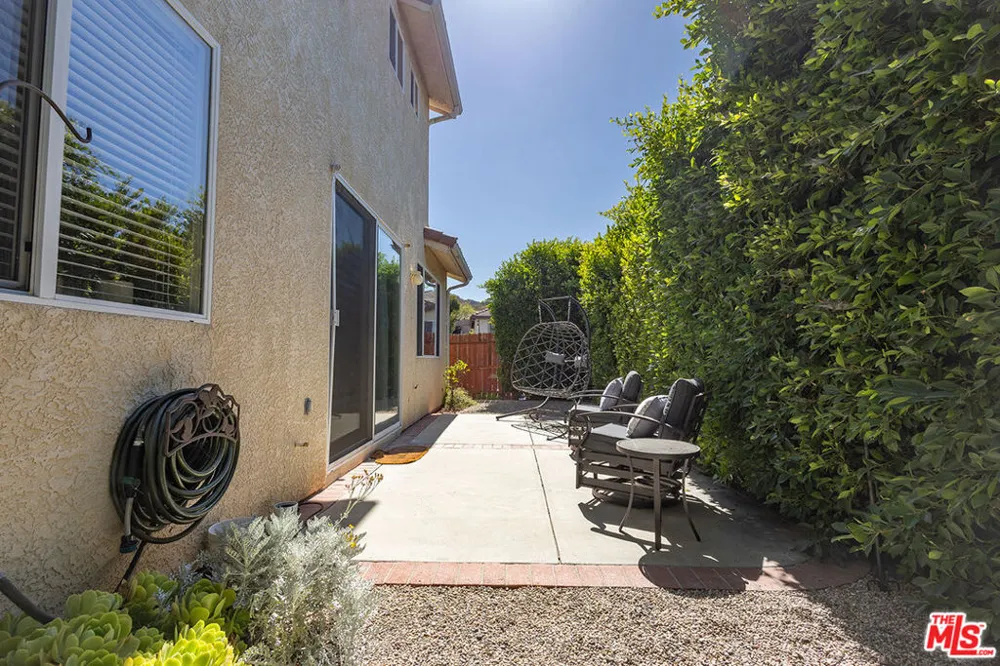 12110 Via Santa Rosa Los Angeles, CA 91342