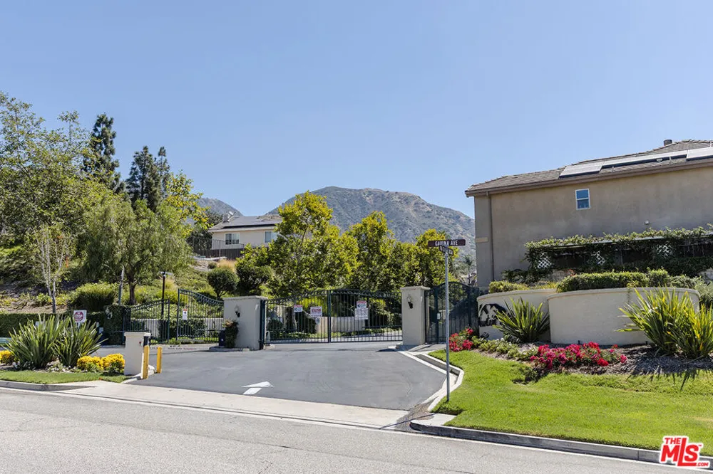 12110 Via Santa Rosa Los Angeles, CA 91342