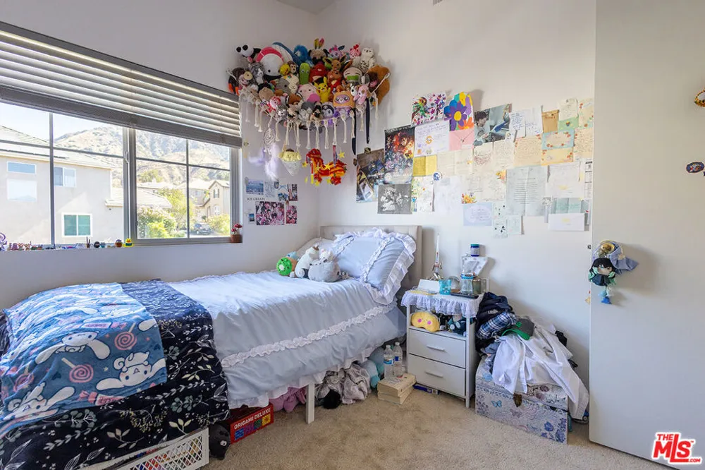 12110 Via Santa Rosa Los Angeles, CA 91342