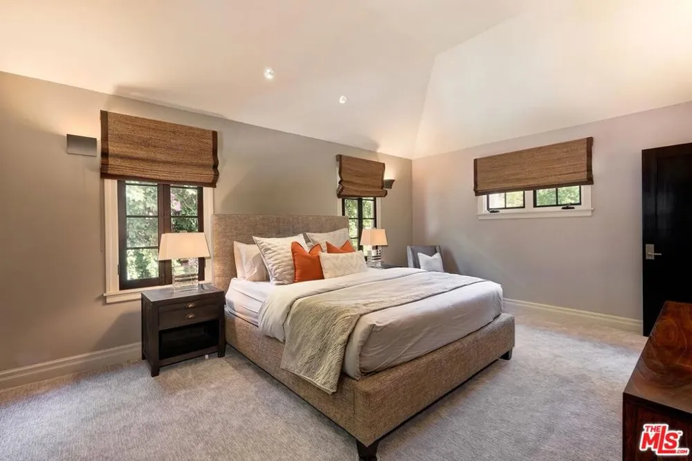 3300 Knoll Drive Los Angeles, CA 90068