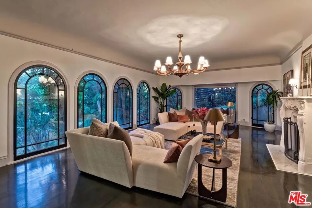 3300 Knoll Drive Los Angeles, CA 90068