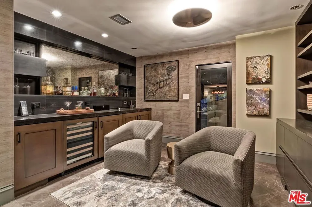 3300 Knoll Drive Los Angeles, CA 90068