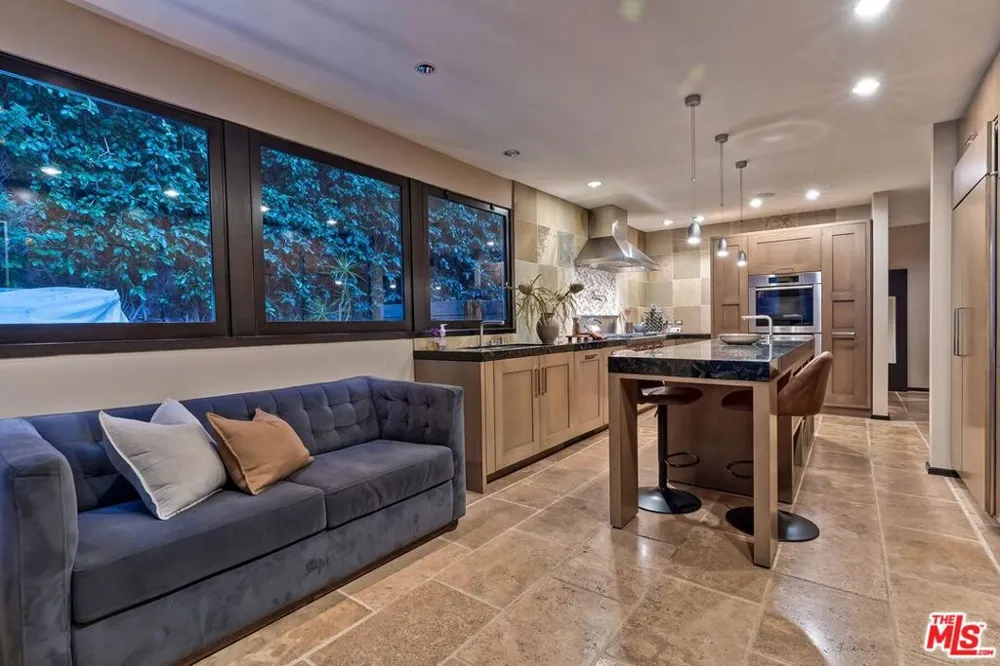 3300 Knoll Drive Los Angeles, CA 90068