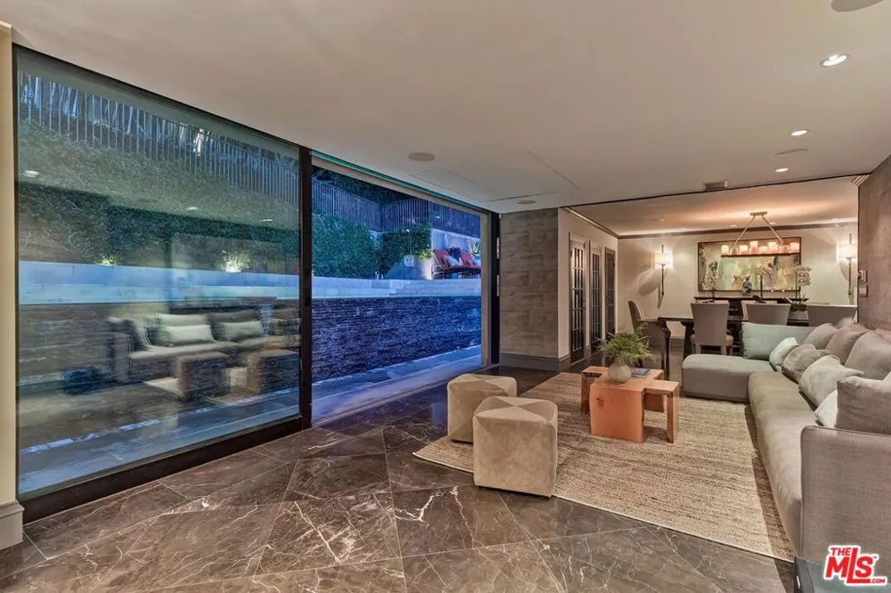 3300 Knoll Drive Los Angeles, CA 90068