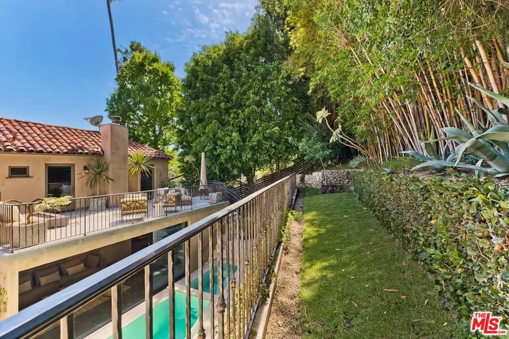 3300 Knoll Drive Los Angeles, CA 90068