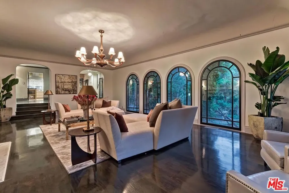 3300 Knoll Drive Los Angeles, CA 90068