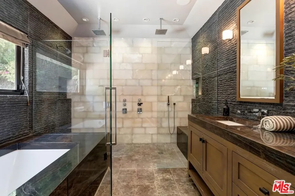 3300 Knoll Drive Los Angeles, CA 90068