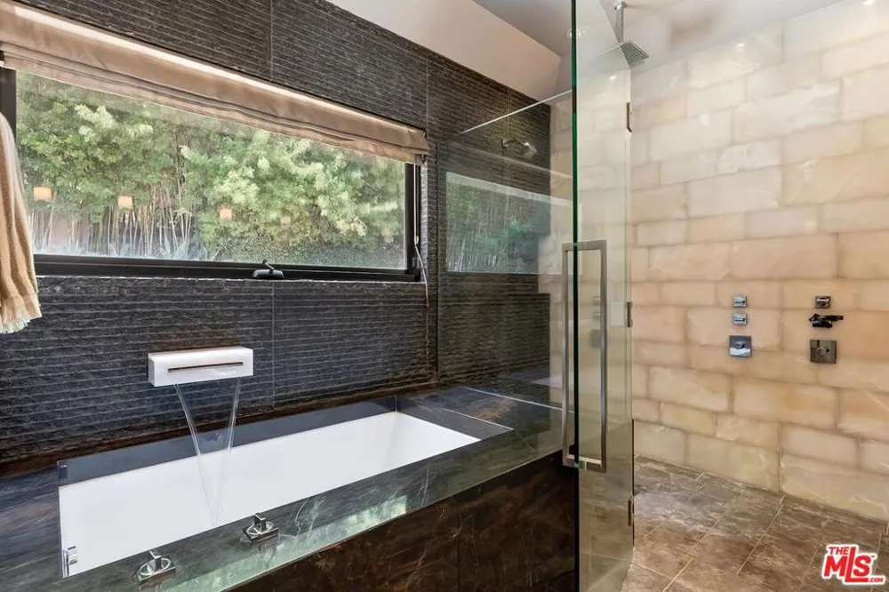 3300 Knoll Drive Los Angeles, CA 90068