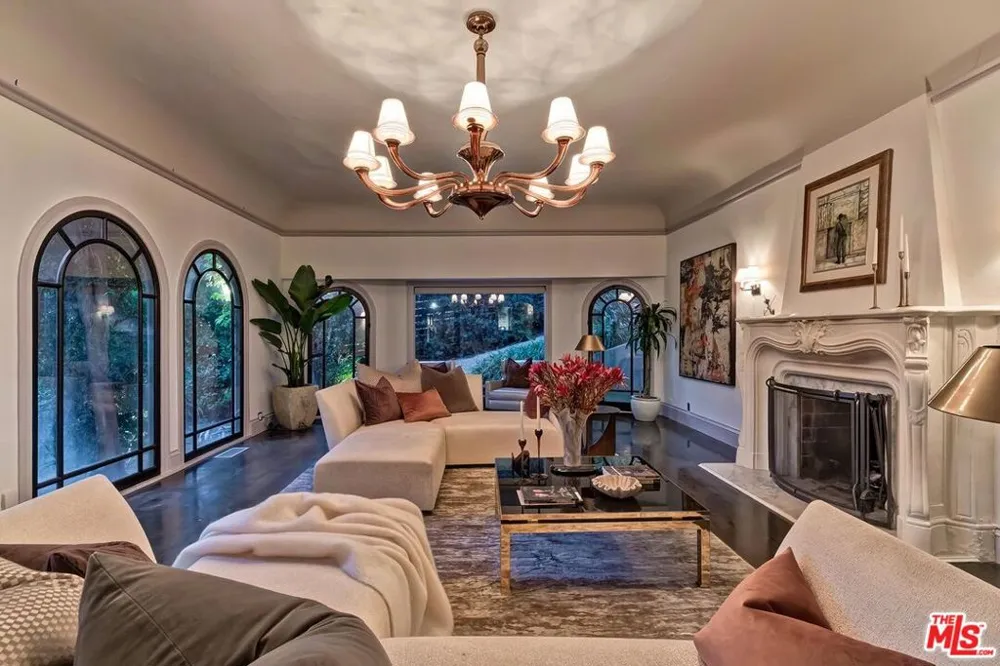 3300 Knoll Drive Los Angeles, CA 90068