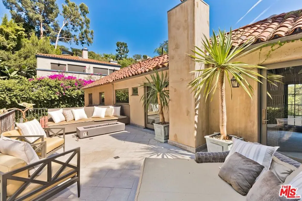 3300 Knoll Drive Los Angeles, CA 90068