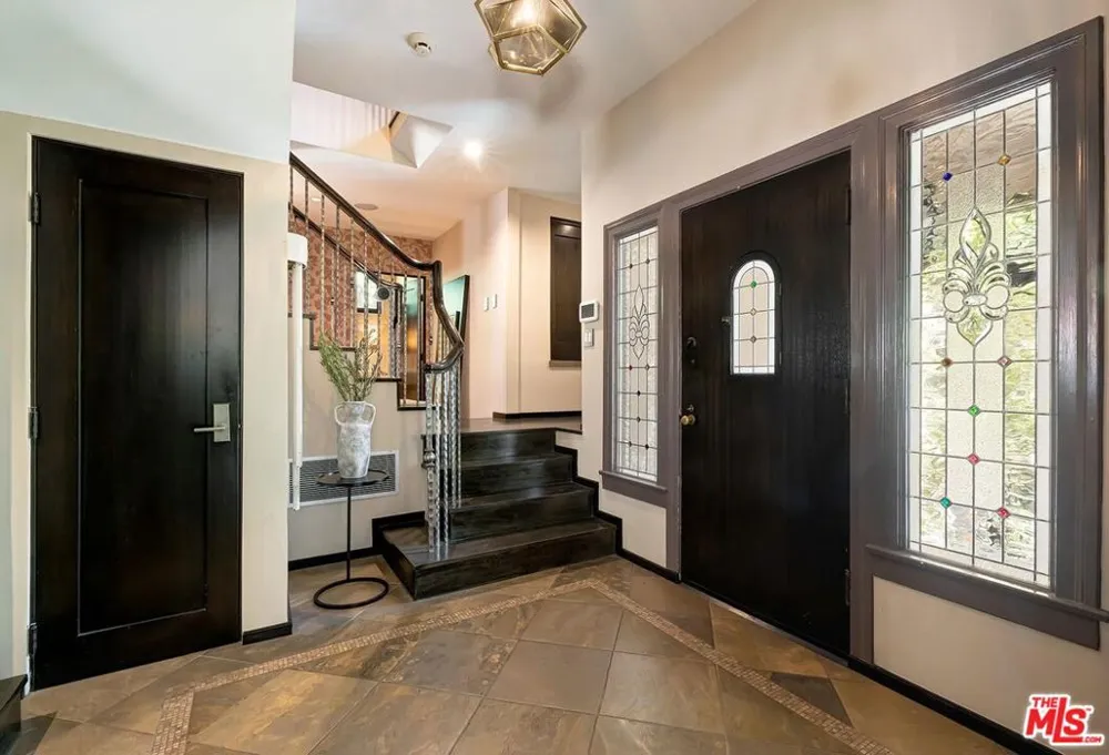3300 Knoll Drive Los Angeles, CA 90068