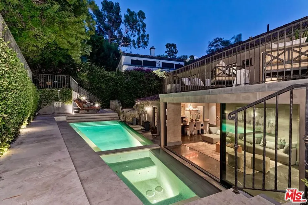 3300 Knoll Drive Los Angeles, CA 90068