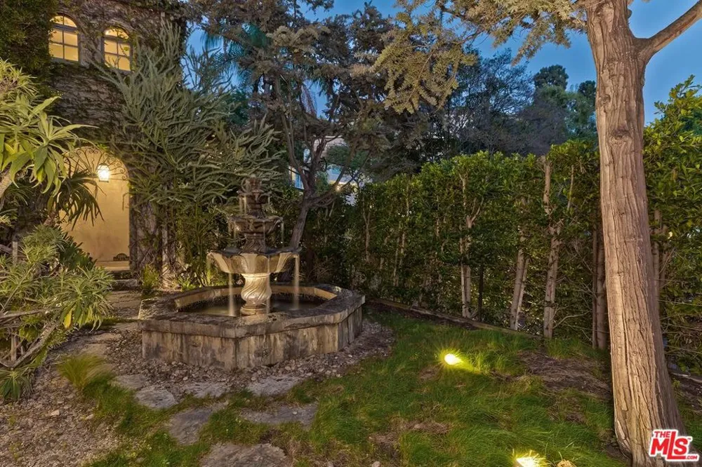 3300 Knoll Drive Los Angeles, CA 90068