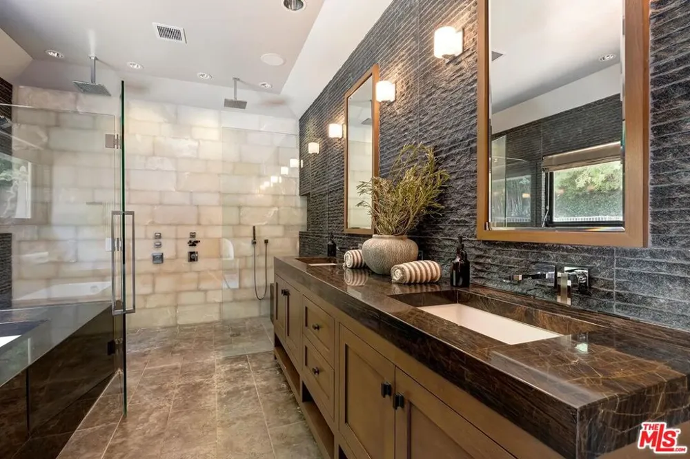 3300 Knoll Drive Los Angeles, CA 90068