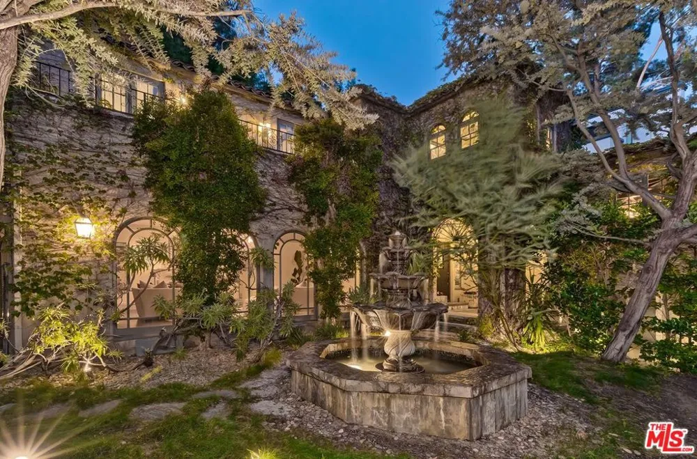 3300 Knoll Drive Los Angeles, CA 90068
