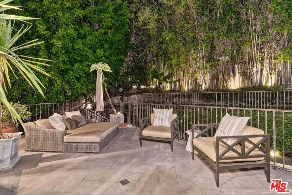 3300 Knoll Drive Los Angeles, CA 90068