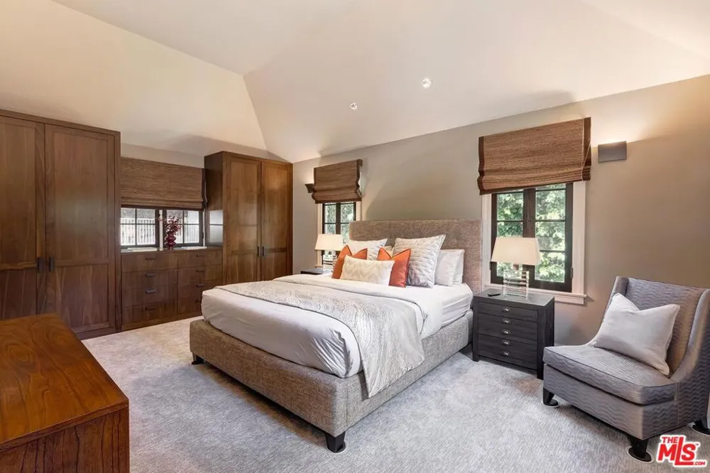 3300 Knoll Drive Los Angeles, CA 90068