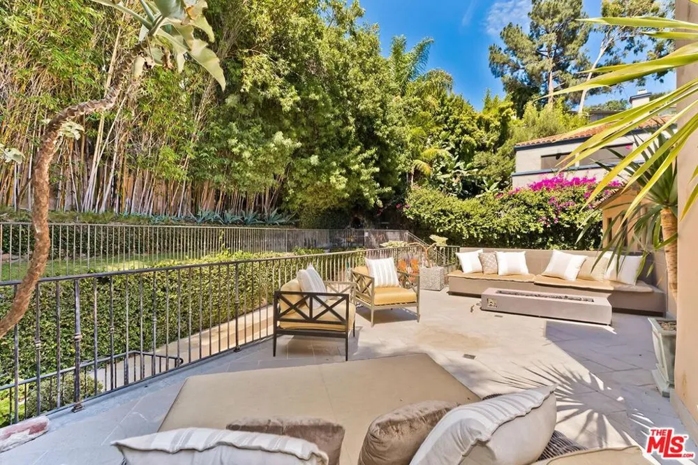 3300 Knoll Drive Los Angeles, CA 90068