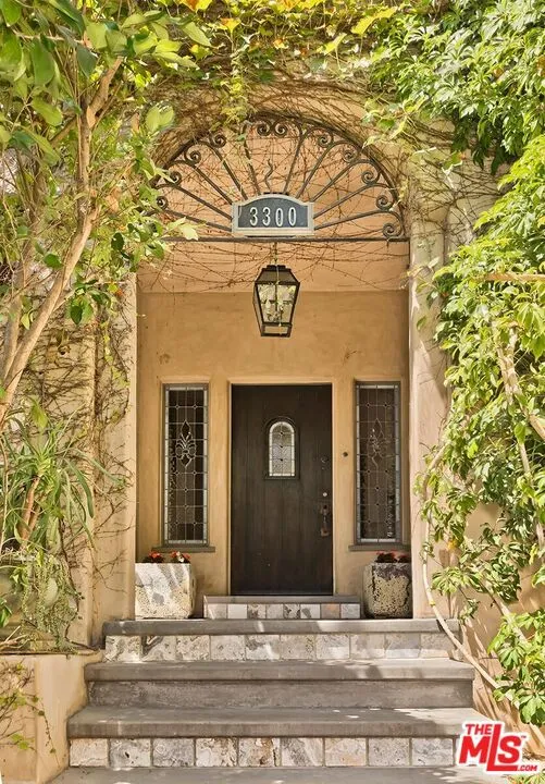 3300 Knoll Drive Los Angeles, CA 90068