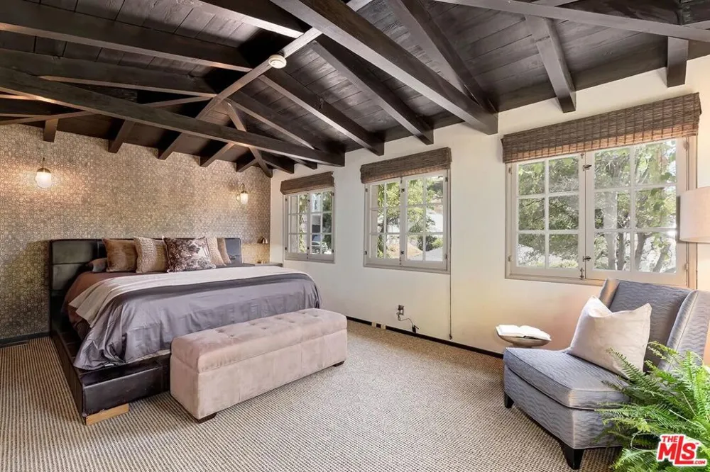 3300 Knoll Drive Los Angeles, CA 90068