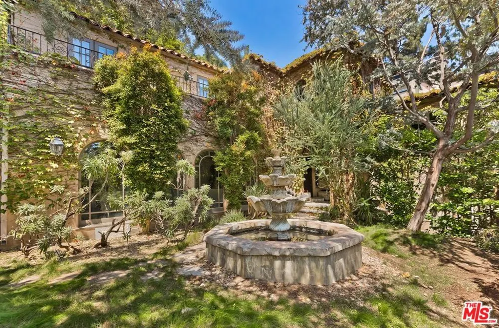 3300 Knoll Drive Los Angeles, CA 90068