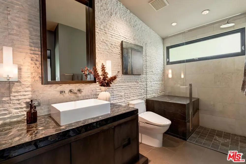3300 Knoll Drive Los Angeles, CA 90068