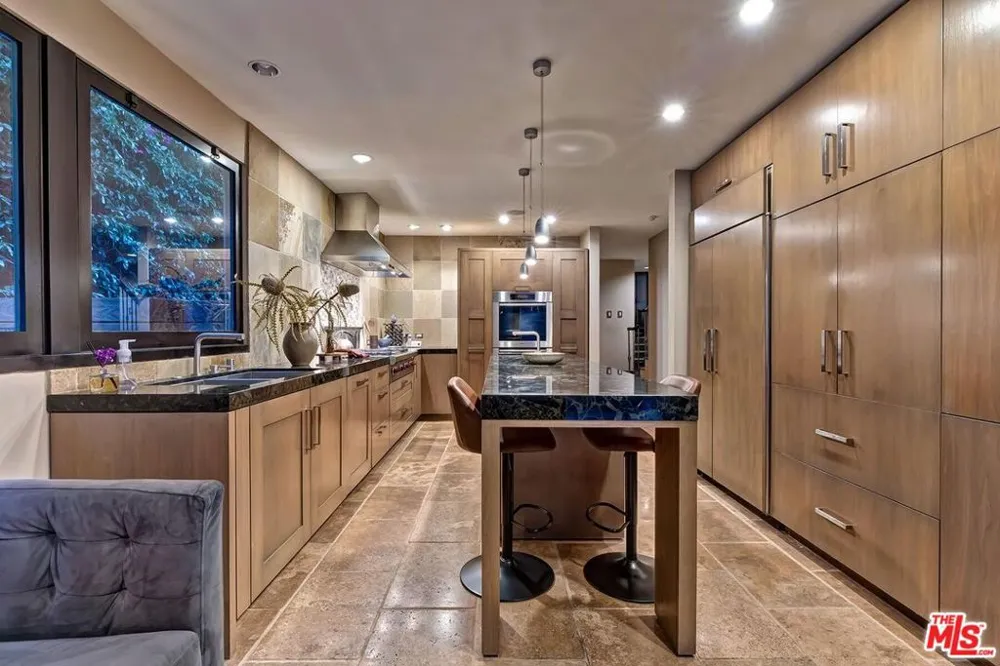 3300 Knoll Drive Los Angeles, CA 90068
