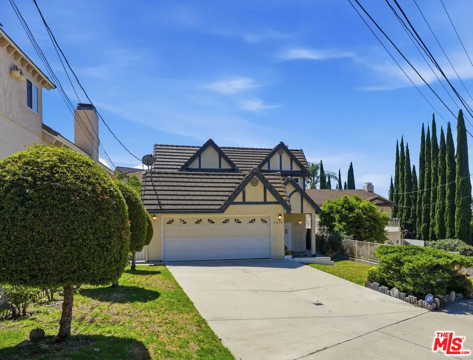 4814 Ramsdell Avenue La Crescenta, CA 91214