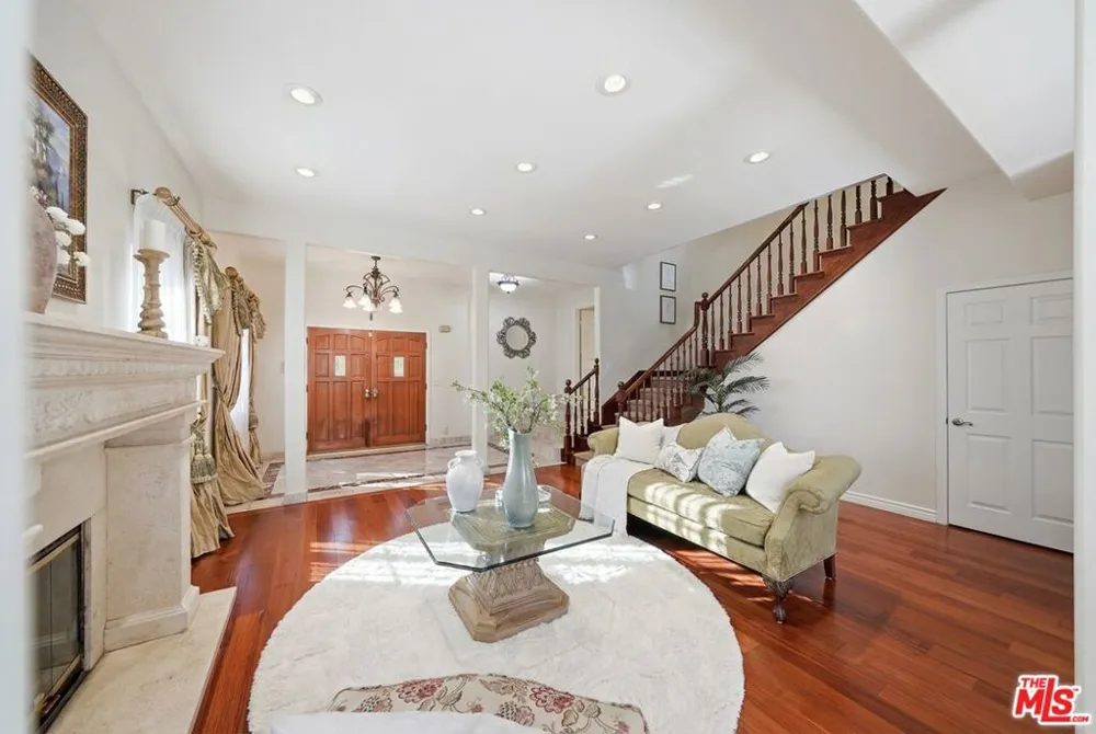 4814 Ramsdell Avenue La Crescenta, CA 91214