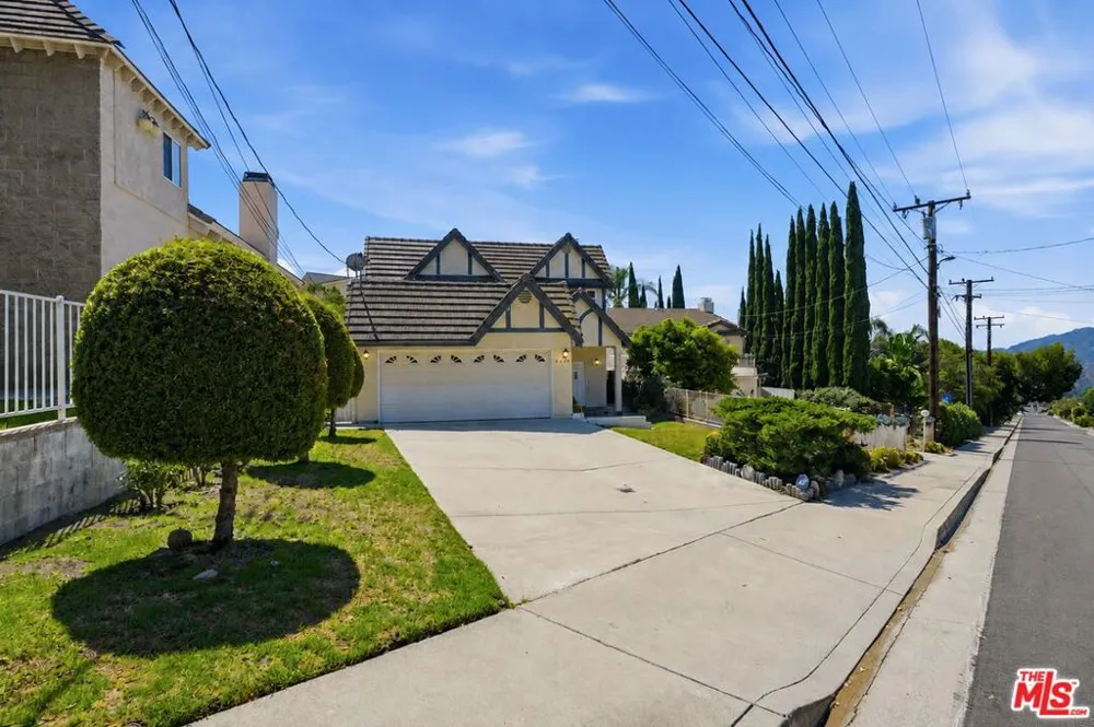 4814 Ramsdell Avenue La Crescenta, CA 91214