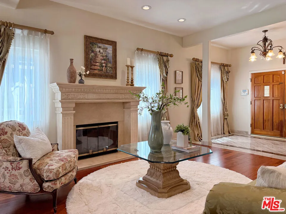 4814 Ramsdell Avenue La Crescenta, CA 91214